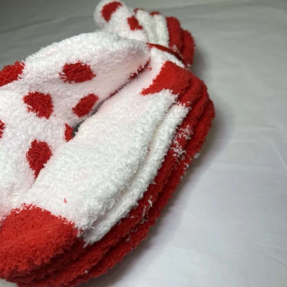 Forever 21 Women's‎ Set of 3 Xmas Socks Valentine Cozy Fluffy Shoe Size 5-9 NWT